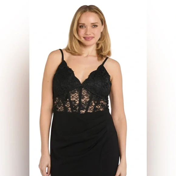 Plus Dress 🖤 - Picture 2 of 11